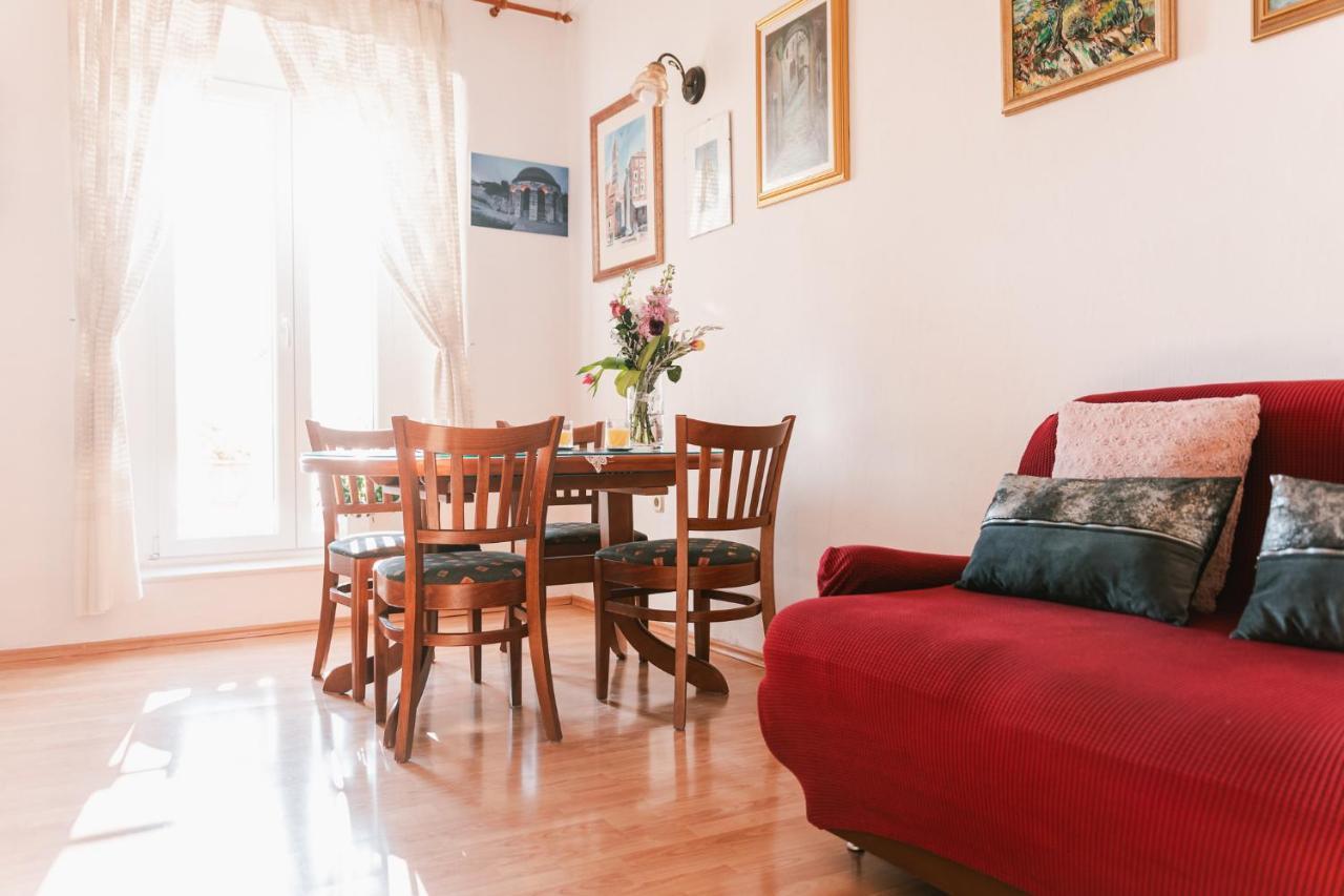 Arya Apartment 希贝尼克 外观 照片